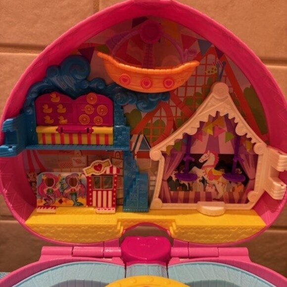 2019 Polly Pocket Tiny Is Mighty Theme Park Backpack - Picture 9 of 11